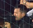 I-au „aliniat”! Ultrașii i-au mustrat pe jucători după primul meci din play-out