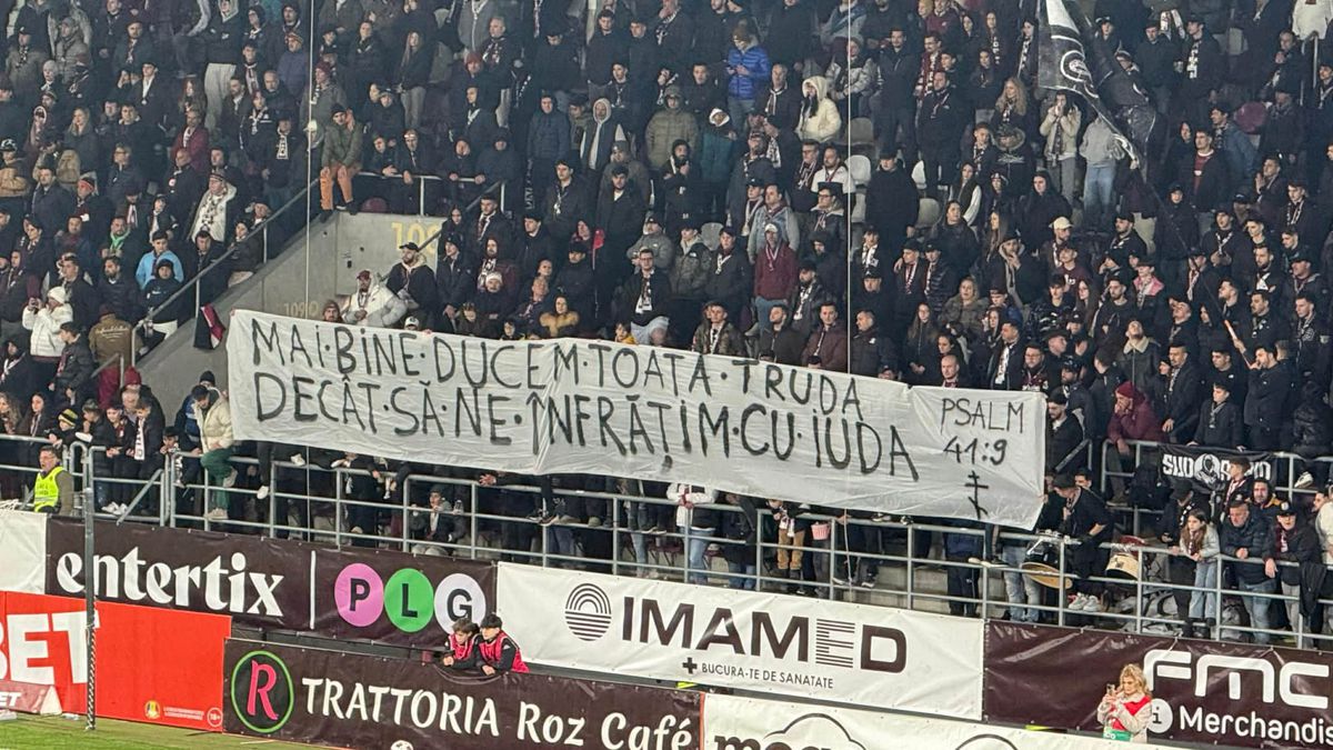 Scenografia din derby-ul Rapid - Dinamo » Mesajele afișate de galeriile rivale