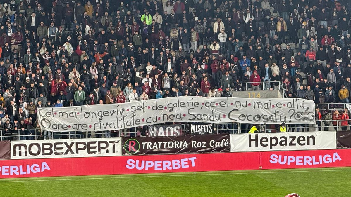 Scenografia din derby-ul Rapid - Dinamo » Mesajele afișate de galeriile rivale