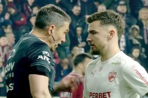 Rapid - Dinamo, derby de titlu » GOL din penalty în minutul 9! Kovacs a avut nevoie de VAR