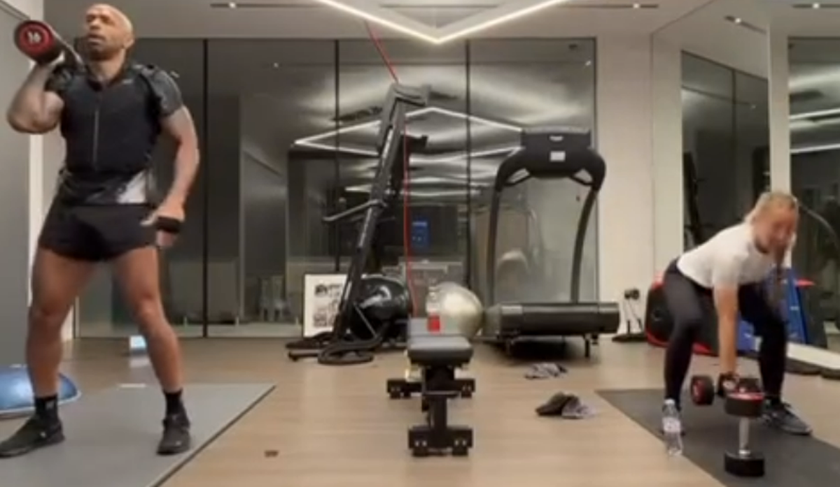 Thierry Henry, antrenament alături de iubita misterioasă » Fotografia care „a cucerit” internetul