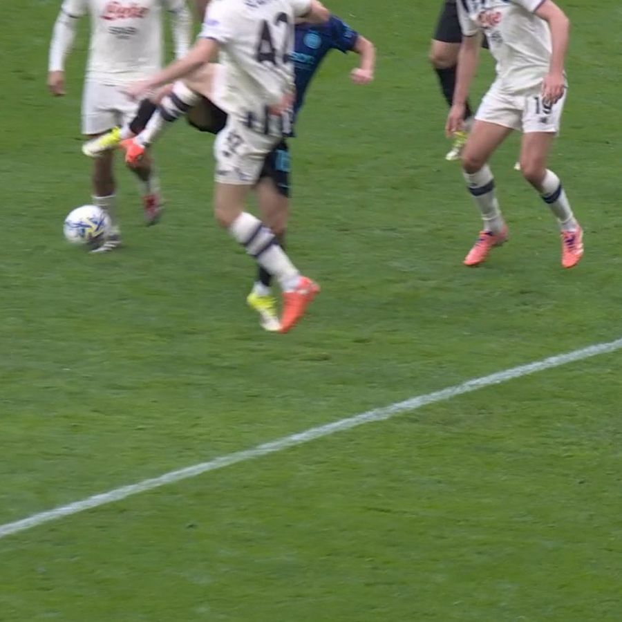 Expertul a dat verdictul la cele mai controversate faze din Inter - Atalanta: „Episod subiectiv, VAR a procedat corect”