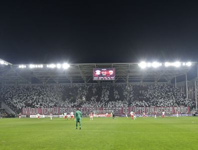 Scenografia din derby-ul Rapid - Dinamo » Mesajele afișate de galeriile ...