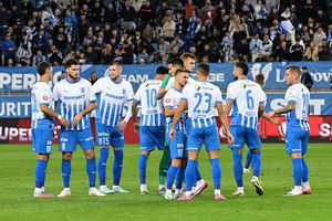 „Negoro” din Bănie s-a enervat în fața televizorului: „Craiova stă în el! Ălălalt dă pe lângă minge, iar ăla din apărare...Aoleu!”