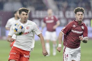 Rapid - Dinamo, derby de titlu » Repriză pasionantă în Giulești! Două goluri, un penalty cu VAR și multă treabă pentru Istvan Kovacs