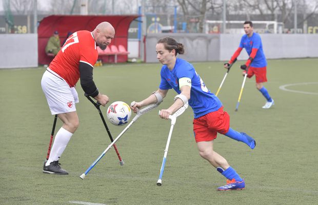 Și-au făcut din cârje visuri » GSP a asistat la primul FCSB - Dinamo în fotbalul pentru amputați: „Târâți-vă, dar niciodată nu renunțați!”