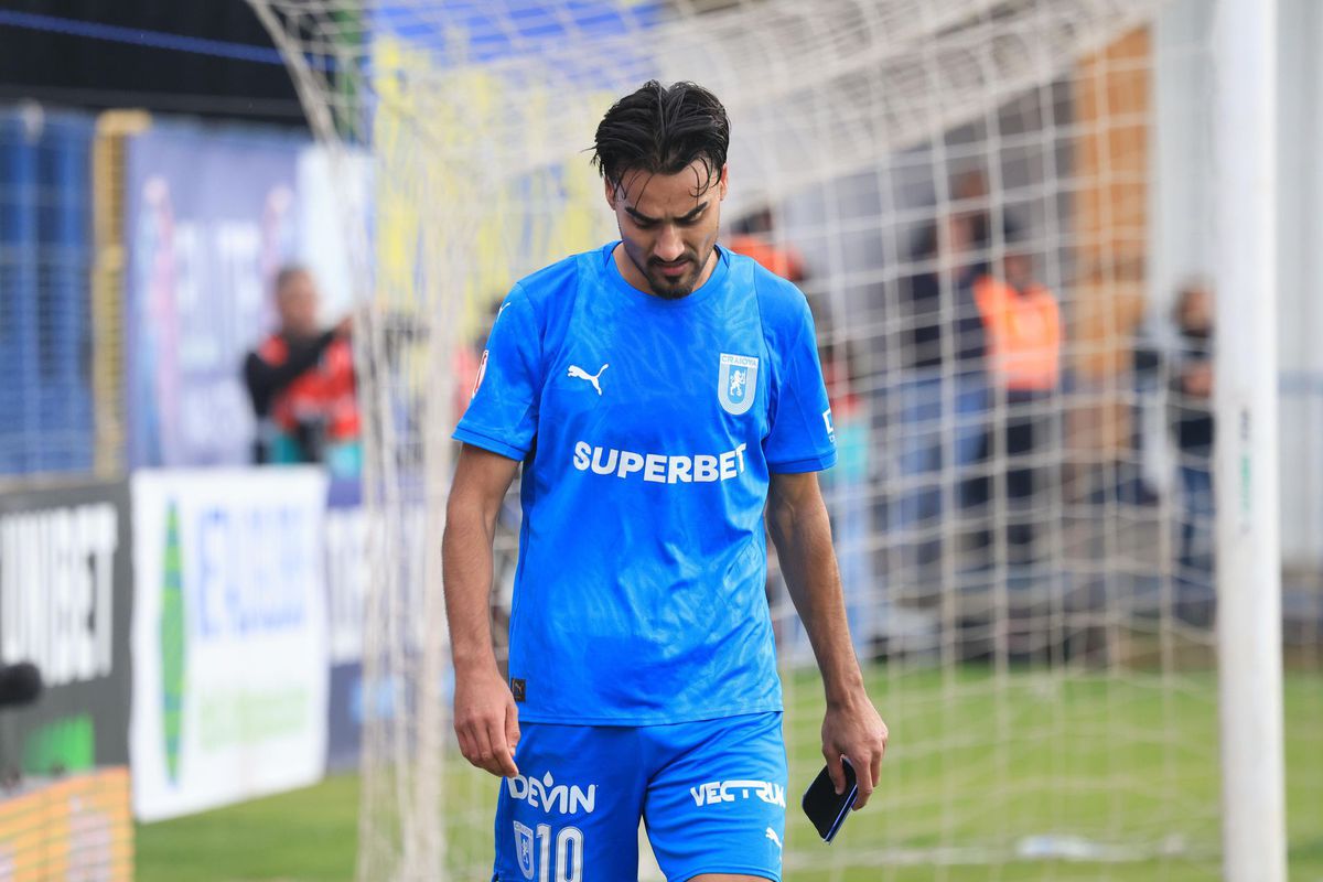 Ștefan Baiaram și-a anunțat plecarea de la Craiova într-un moment-cheie al sezonului și a fost luat la rost: „Tu nu îți dai seama?”