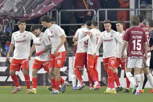 Rapid - Dinamo, derby de titlu » GOL din penalty în minutul 9! Kovacs a avut nevoie de VAR