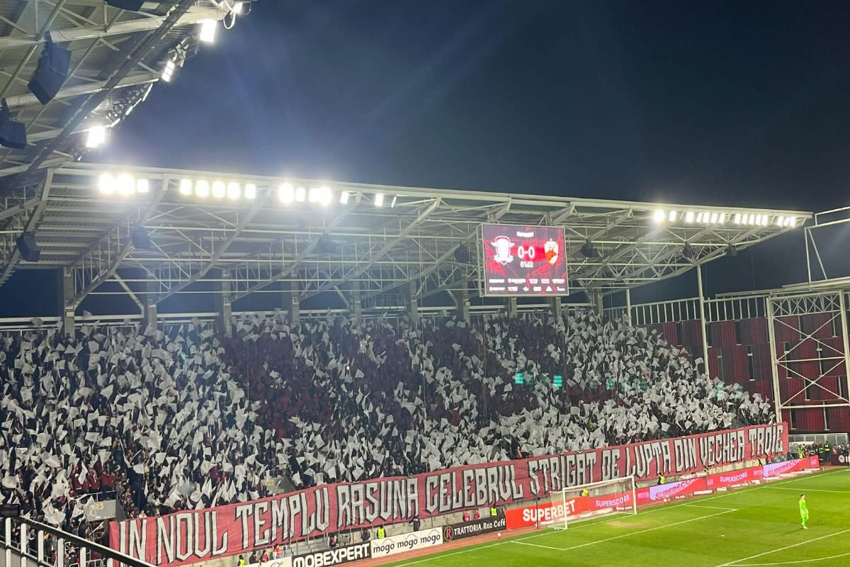 Scenografia din derby-ul Rapid - Dinamo » Mesajele afișate de galeriile rivale