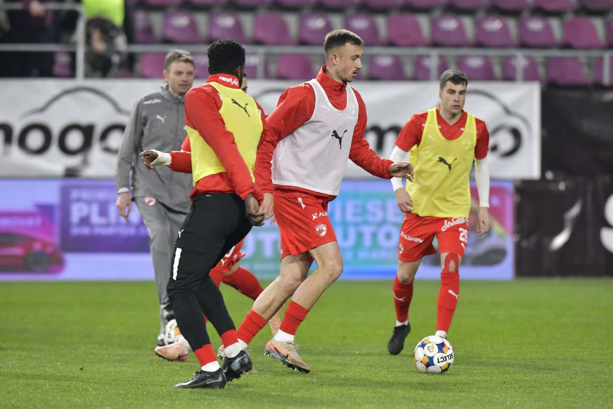 Rapid - Dinamo, imagini de la nivelul gazonului înaintea partidei