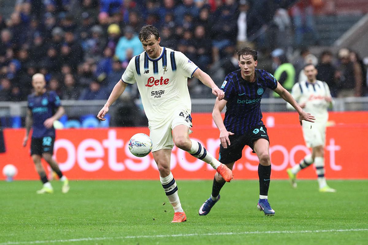 Inter face încă un pas greșit în lupta pentru titlu » Chivu, ELIMINAT! Scandal uriaș