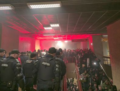 Derapaje rasiste incalificabile și „bombe” la metrou » Ce-a făcut galeria ...