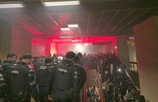 Derapaje rasiste incalificabile și „bombe” la metrou » Ce-a făcut galeria lui Dinamo în drum spre Giulești