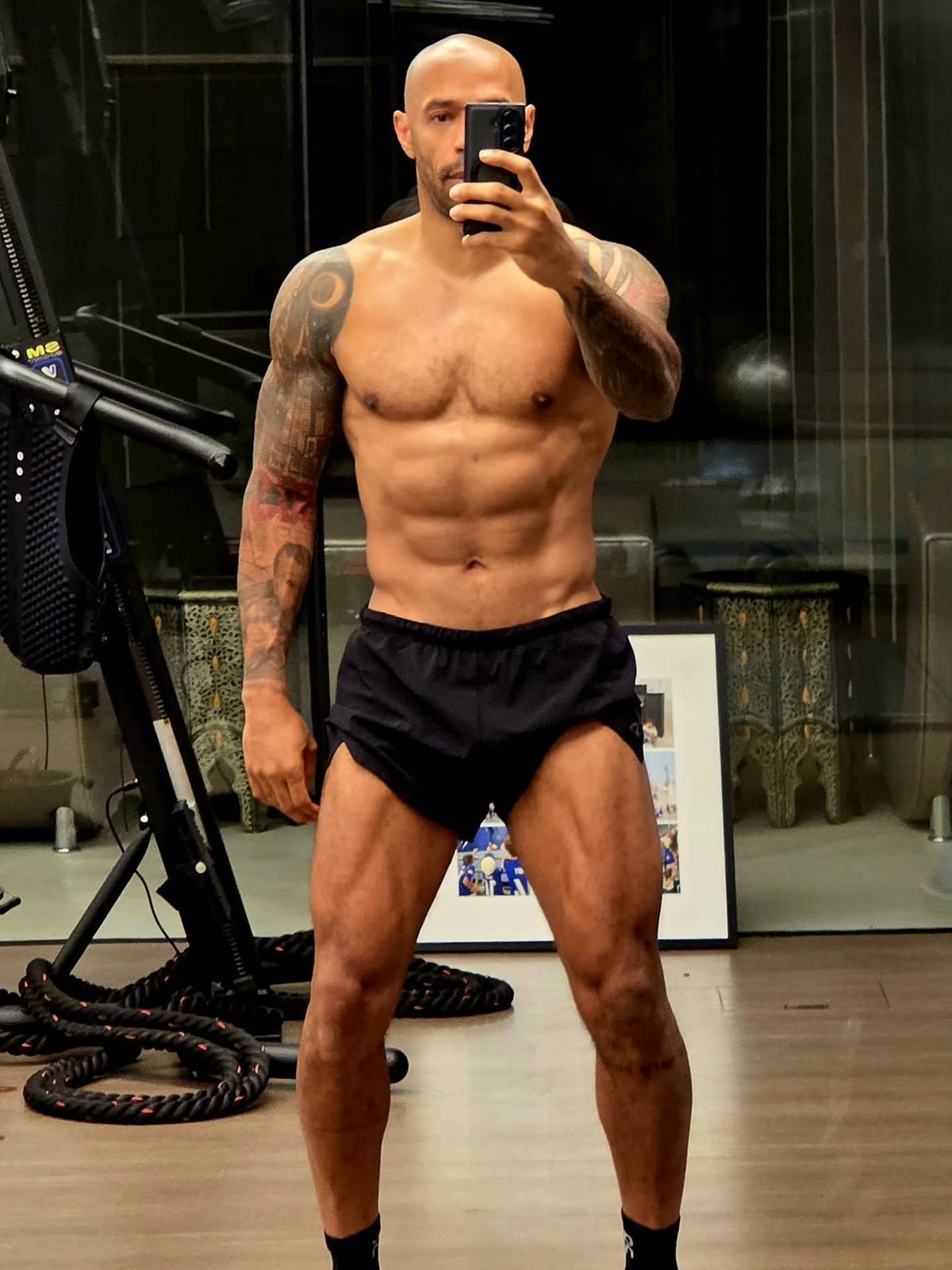 Thierry Henry, antrenament alături de iubita misterioasă » Fotografia care „a cucerit” internetul