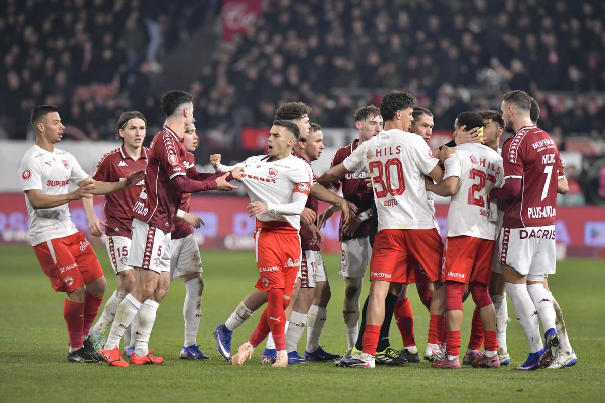 Scandalul de la Rapid - Dinamo capătă proporții: „Vom cere conversația VAR și suspendarea lui Kovacs”