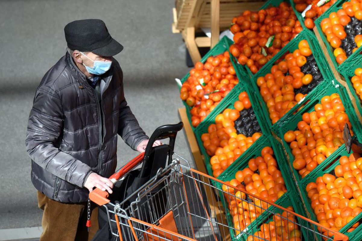 Ne putem infecta cu coronavirus din alimente? Dar de pe ambalaje? Ce spun specialiștii