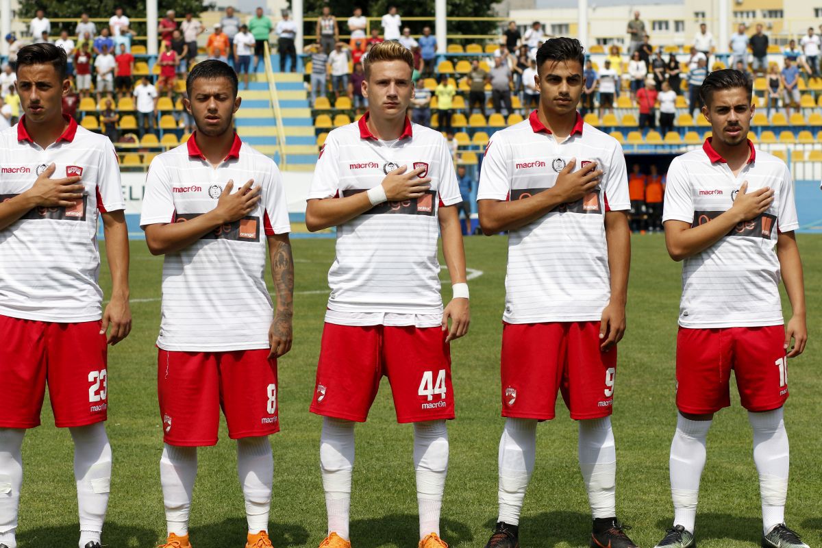 Un puști cotat de Dinamo la 4 milioane € desființează un antrenor și face acuzații grave la adresa unui șef: „Se dădea la mămicile jucătorilor!” + „Dacă ai «cașcaval» gros și o relație, ajungi în Liga 1”