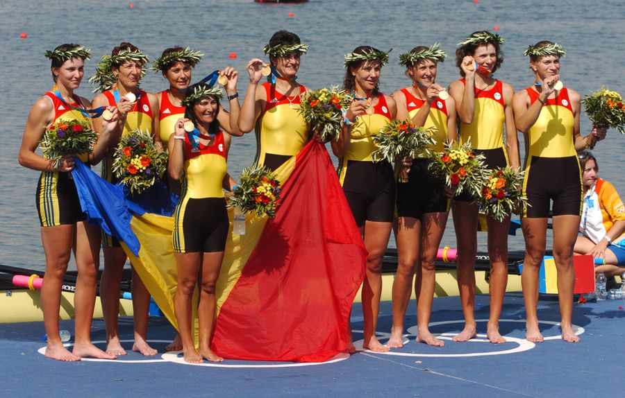 Elisabeta LIpă pe podiumul olimpic la Atena, în 2004 FOTO Guliver/GettyImages Elisabeta LIpă pe podiumul olimpic la Atena, în 2004 FOTO Guliver/GettyImages