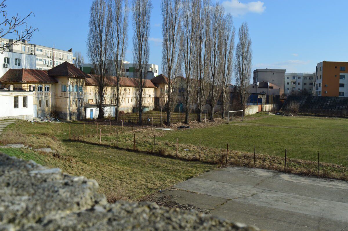 Se demolează un stadion de legendă din România! Lăsat în paragină, locul unde s-a născut „Campioana unei mari iubiri” va fi înlocuit cu o sală utilă mai multor discipline