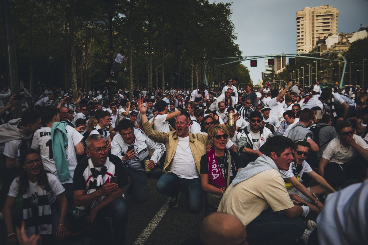 Barcelona - Frankfurt. Peste 30.000 de germani la porțile arenei Camp Nou! Scene unice în Europa League