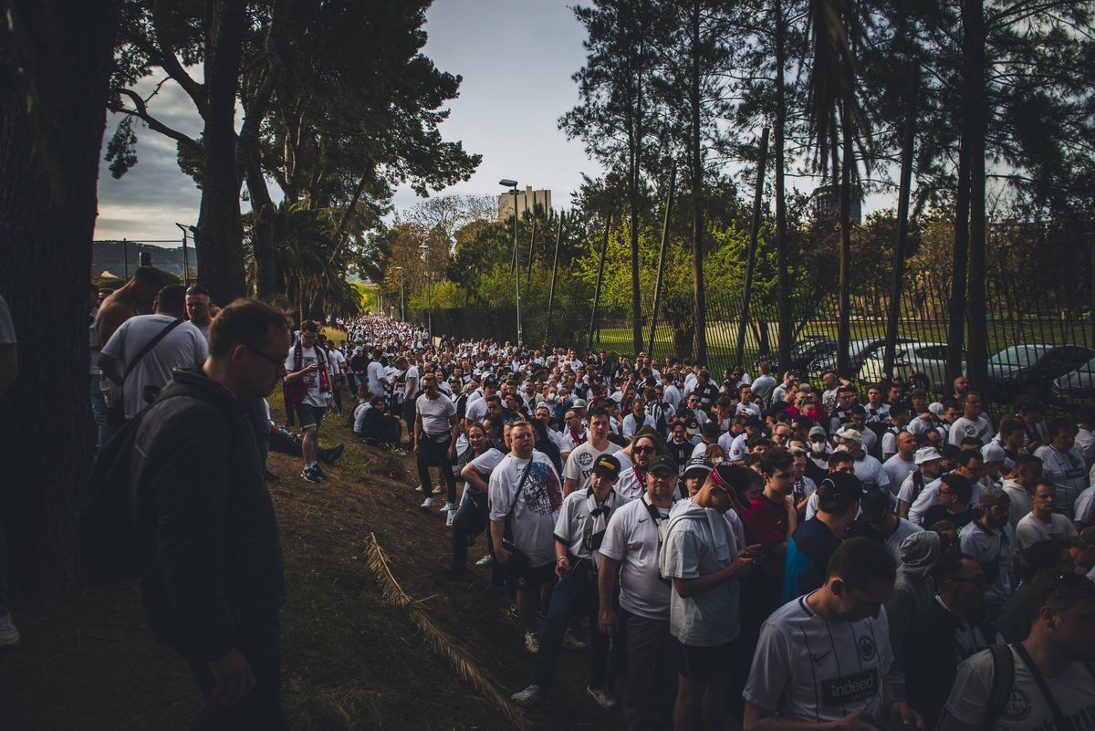 Barcelona - Frankfurt. Peste 30.000 de germani la porțile arenei Camp Nou! Scene unice în Europa League