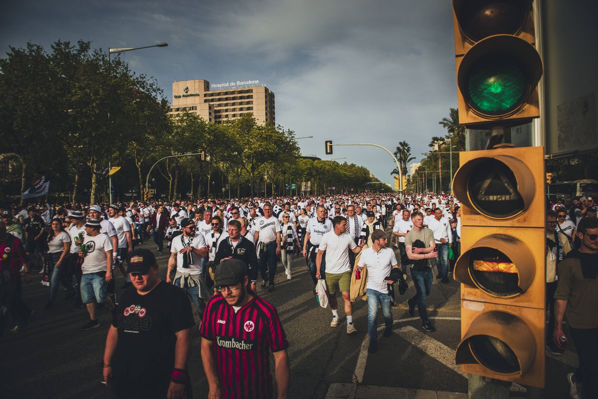 Barcelona, decizie radicală după ce fanii lui Frankfurt au invadat Camp Nou » Anunțul președintelui Laporta: „Așa ceva nu se va mai repeta”