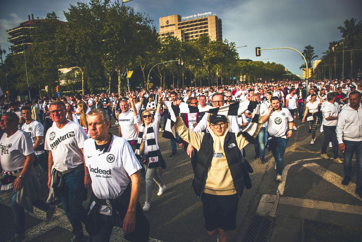 Barcelona - Frankfurt. Peste 30.000 de germani la porțile arenei Camp Nou! Scene unice în Europa League