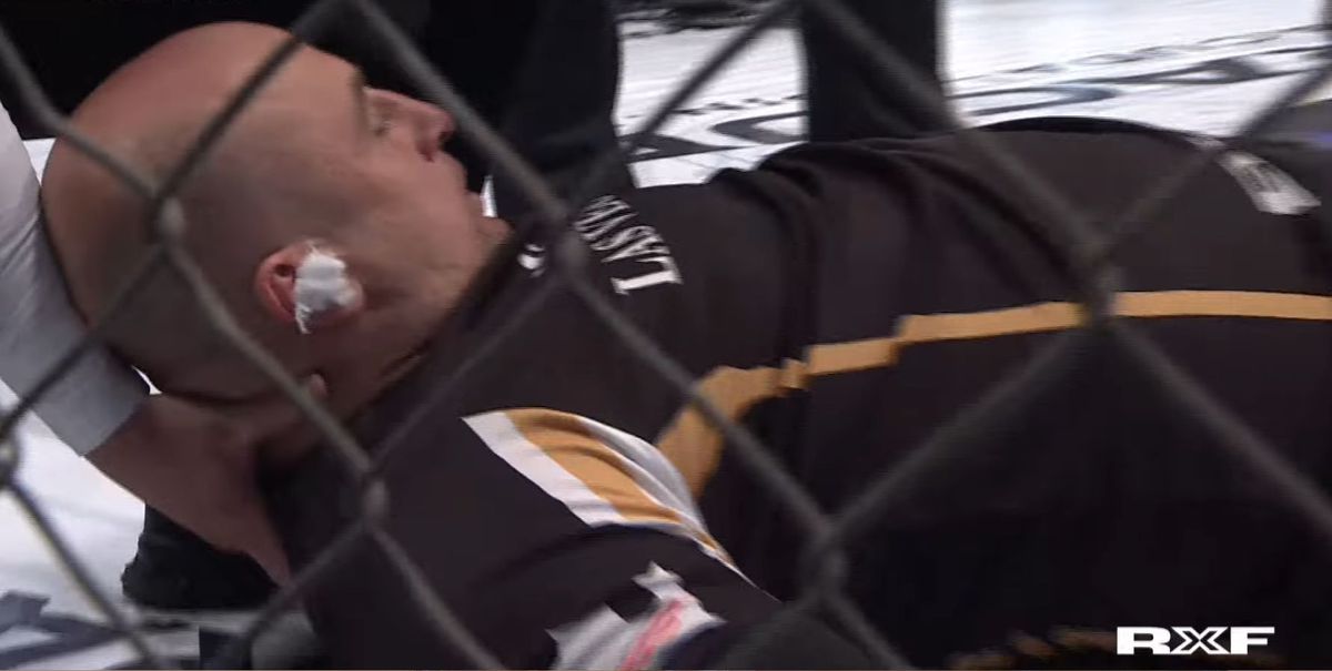 Cea mai brutală competiție din România a revenit » Imagini șocante la finală: KO dintr-o singură palmă! Câți bani a încasat câștigătorul