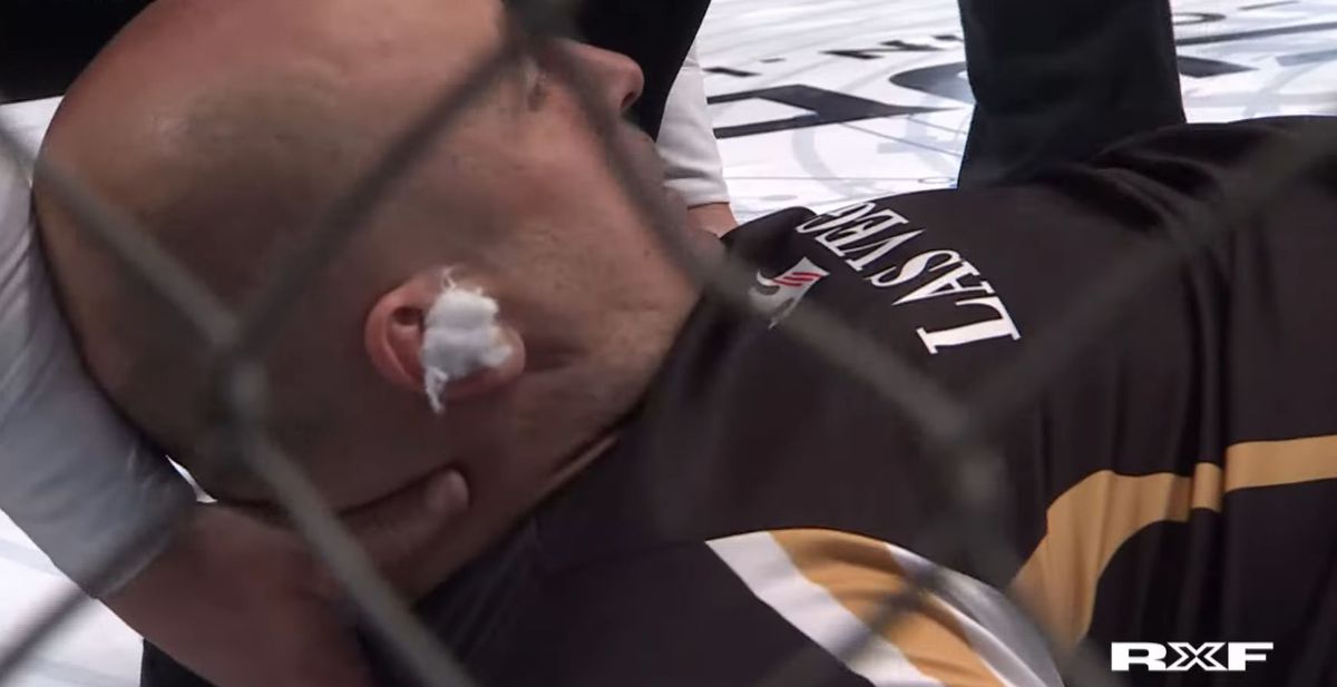 Cea mai brutală competiție din România a revenit » Imagini șocante la finală: KO dintr-o singură palmă! Câți bani a încasat câștigătorul