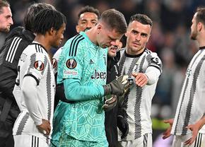 Portarul retras în urmă cu o lună e gata să revină în fotbal pentru a o ajuta pe Barcelona