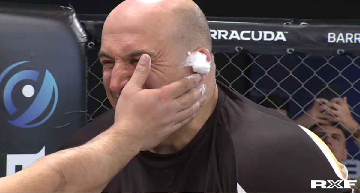 Cea mai brutală competiție din România a revenit » Imagini șocante la finală: KO dintr-o singură palmă! Câți bani a încasat câștigătorul