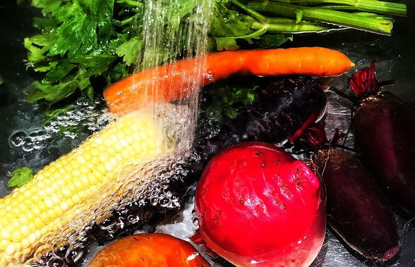 Cum spălăm corect legumele? Sfatul dieteticianului Paul Săplăcan: „Atenție, că sunt reglementări europene”