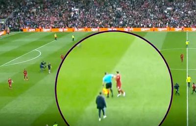 Decizie surprinzătoare luată în cazul tușierului care l-a lovit cu cotul în față pe fundașul lui Liverpool