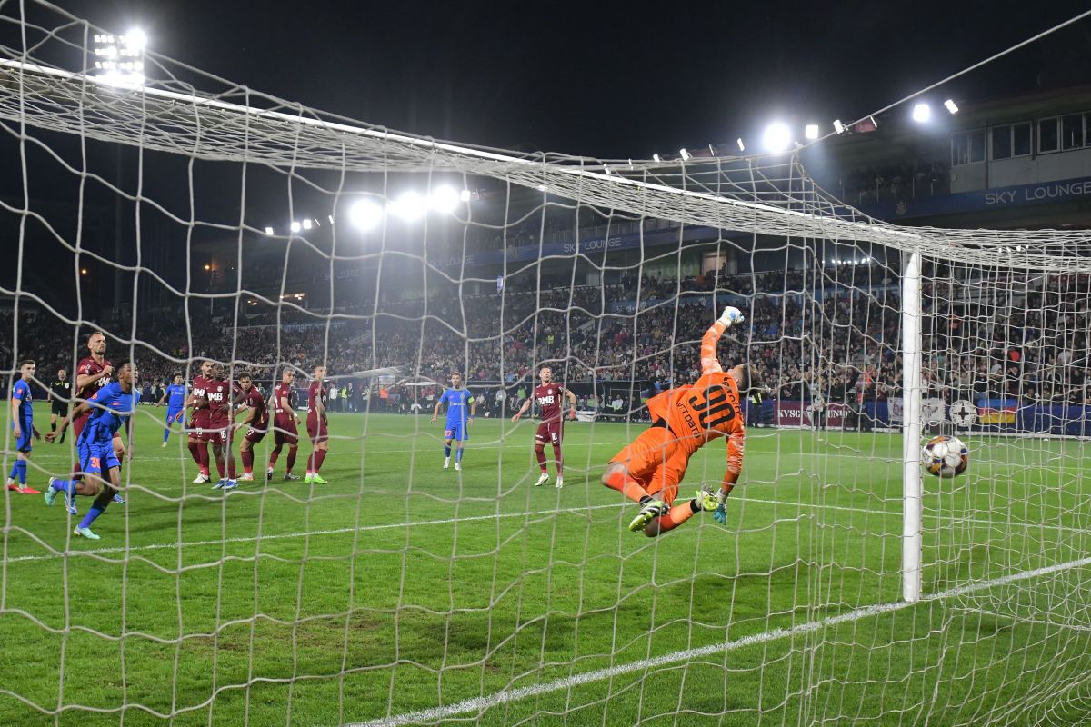 FCSB de Oscar » 3 momente tari surprinse de GSP în Gruia, după meci: unde fugea Coman, „ritualul” lui Chiricheș și o scenă definitorie