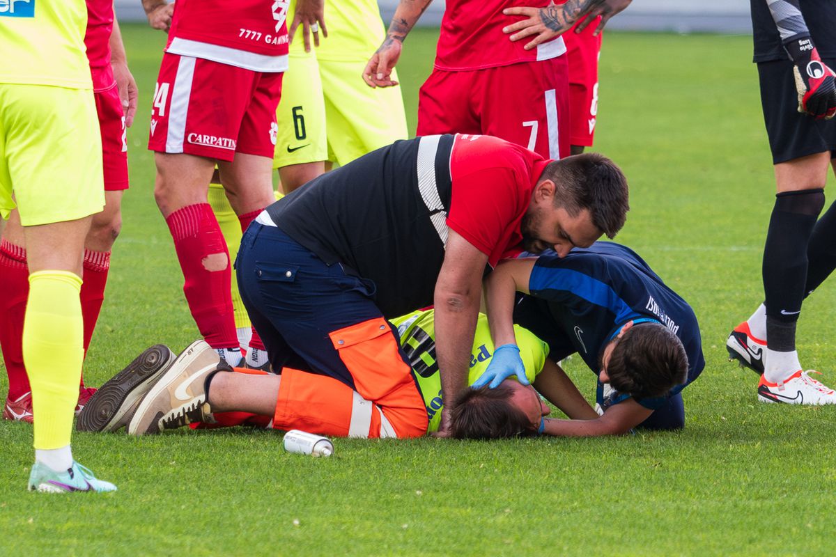 Nicolescu, despre arbitrajul din Dinamo - Poli Iași: „Erau circumstanțe de roșu la Homawoo, dar ei au fost mai agresivi! Dădeau și țipau!”