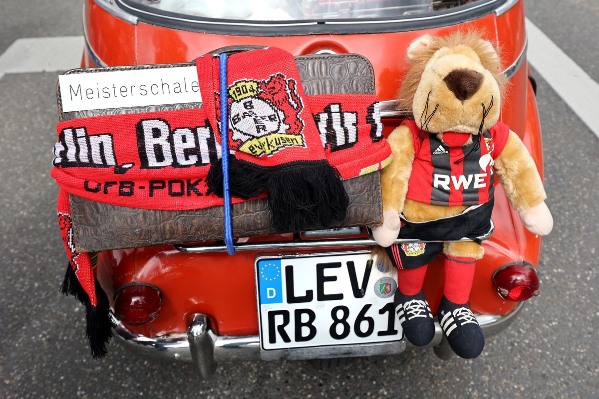 Fanii lui Bayer Leverkusen înainte de meciul cu Werder