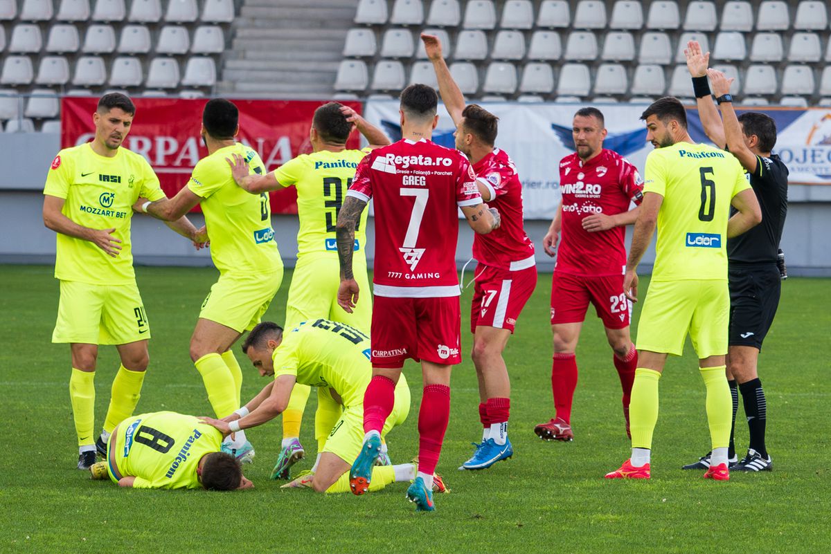 Nicolescu, despre arbitrajul din Dinamo - Poli Iași: „Erau circumstanțe de roșu la Homawoo, dar ei au fost mai agresivi! Dădeau și țipau!”