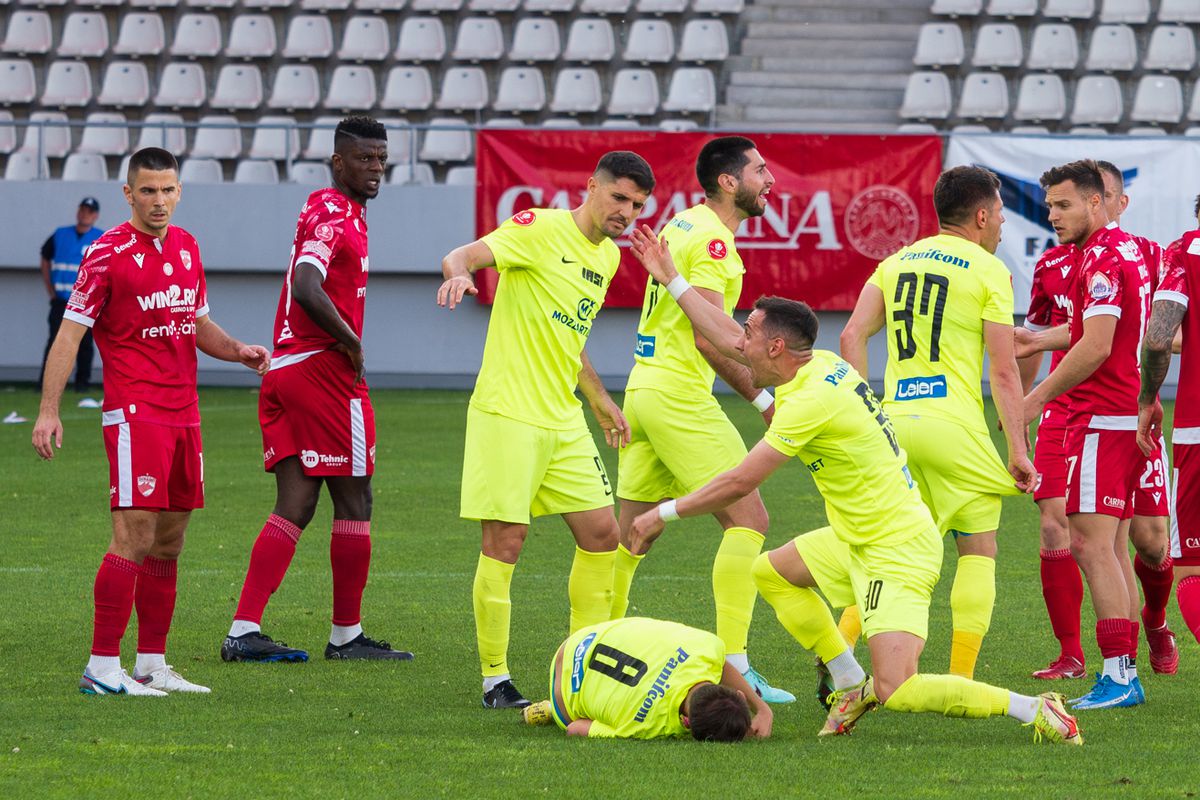 Luca Mihai, accidentare în Dinamo - Poli Iași 1-0