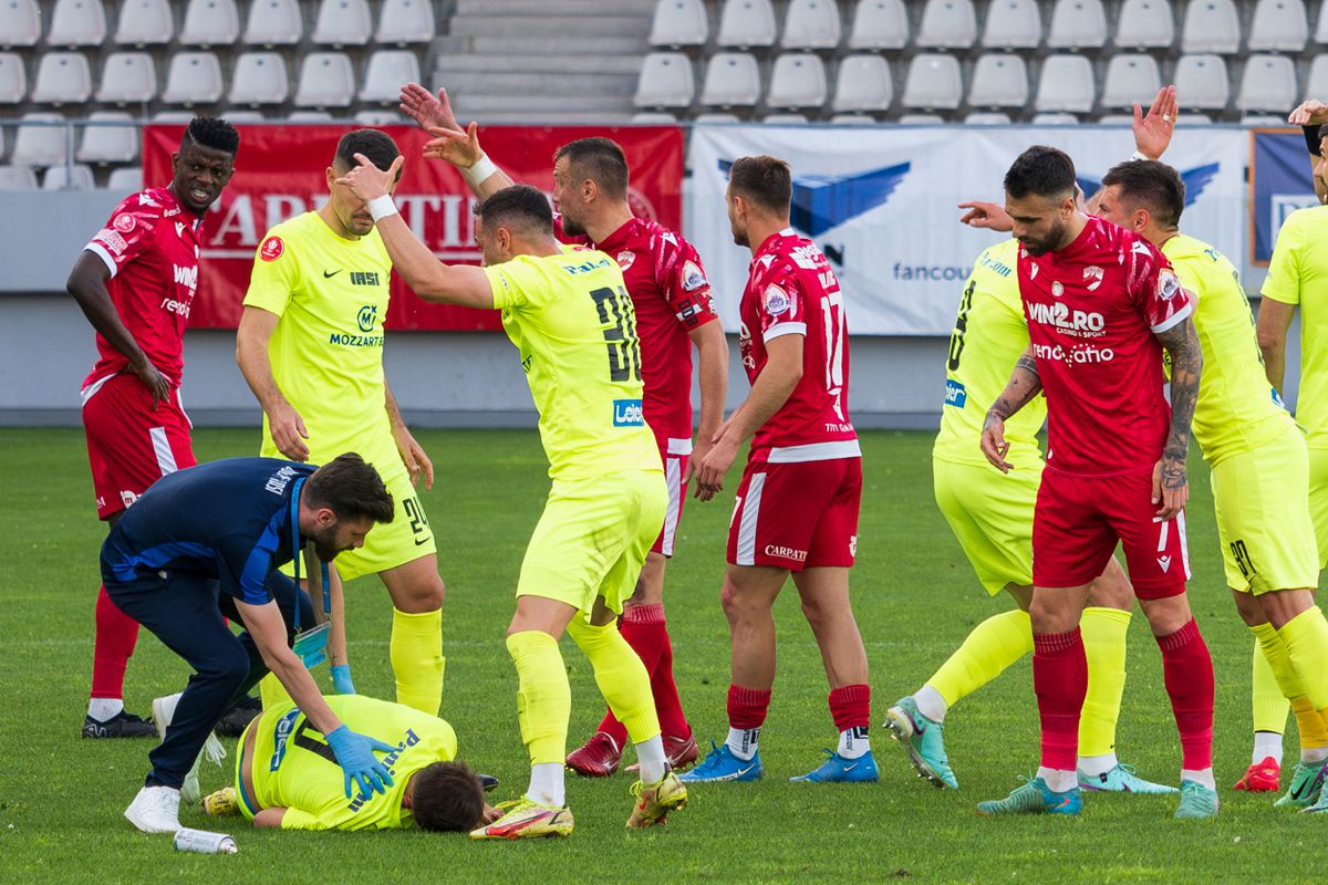 Luca Mihai, accidentare în Dinamo - Poli Iași 1-0