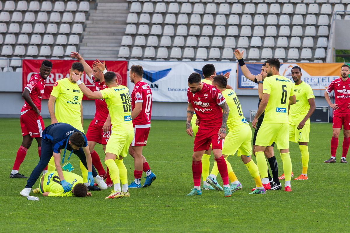 Luca Mihai, accidentare în Dinamo - Poli Iași 1-0