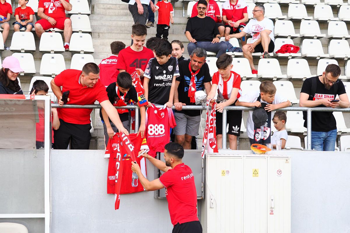 Revenirea „Pitbull-ului”, izbucnirea lui Caparco și ultrașii „falși”: „Din cauza voastră arde cămașa pe noi!” » 10 informații de pe stadion, înainte de Dinamo - Poli Iași