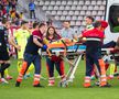 Luca Mihai e urcat în ambulanță având mască de oxigen la gură Foto: Ionuț Iordache (gsp.ro)
