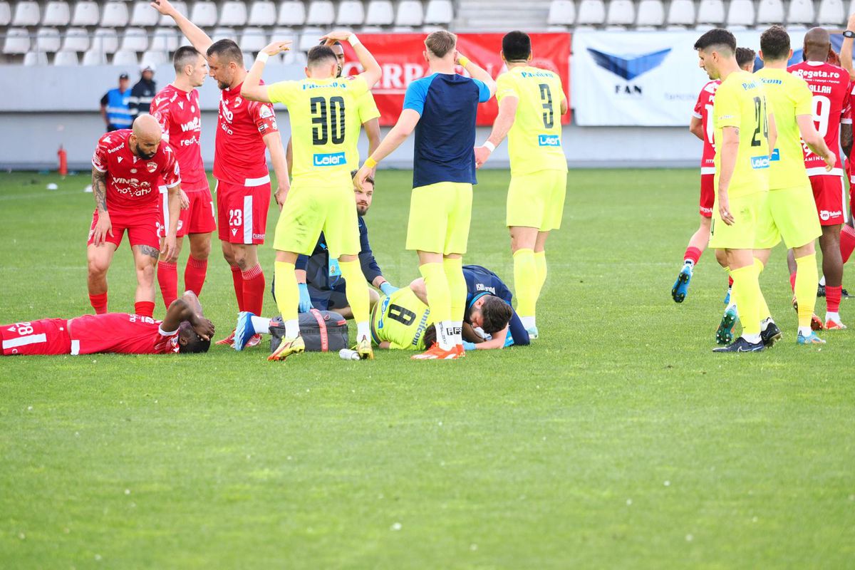 Clipe înspăimântătoare sub ochii copiilor, la Dinamo - Poli Iași » Mama fotbalistului lăsat lat de Homawoo, în lacrimi la ușile ambulanței