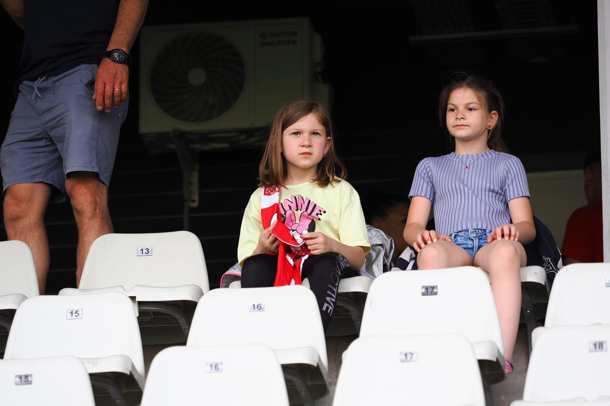 Revenirea „Pitbull-ului”, izbucnirea lui Caparco și ultrașii „falși”: „Din cauza voastră arde cămașa pe noi!” » 10 informații de pe stadion, înainte de Dinamo - Poli Iași