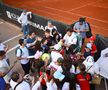 Stan Wawrinka autografe după antrenament Țiriac Open 2024 Foto: Raed Krishan (GSP)