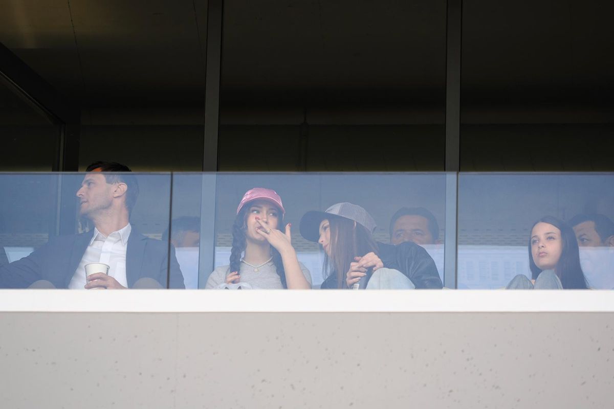 Liderul PCH Junior a primit un tricou special