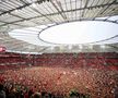 Bucurie fără margini la Leverkusen! Fanii au intrat pe teren în timpul meciului » Xabi Alonso a adus în stil mare primul TITLU din istoria de 120 de ani a clubului