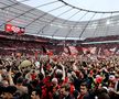 Bucurie fără margini la Leverkusen! Fanii au intrat pe teren în timpul meciului » Xabi Alonso a adus în stil mare primul TITLU din istoria de 120 de ani a clubului