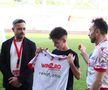 Liderul PCH Junior a primit un tricou special