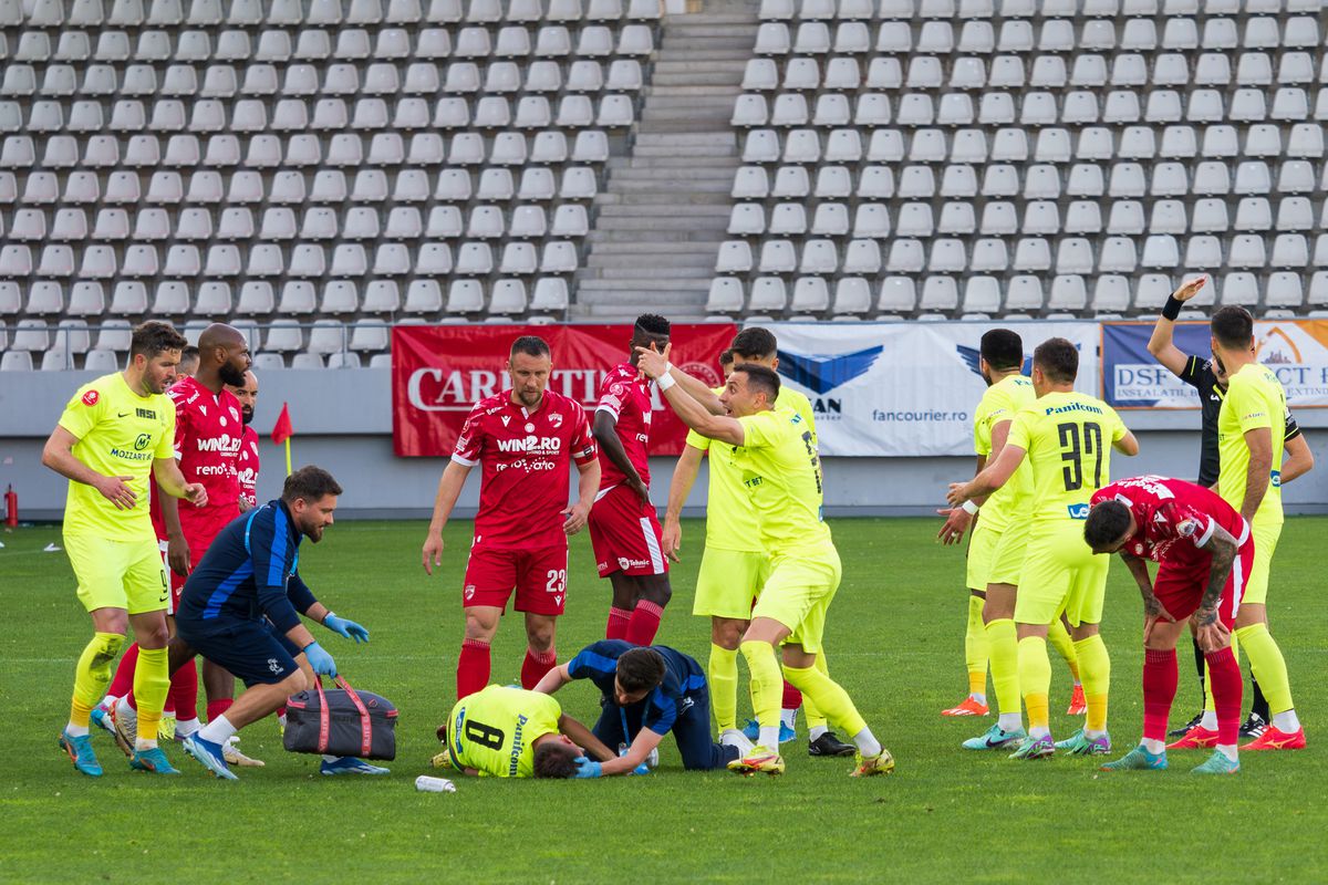 Luca Mihai, accidentare în Dinamo - Poli Iași 1-0